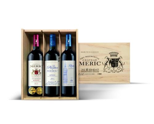Coffret en caisse bois avec 3 bouteilles de vin du Château MERIC